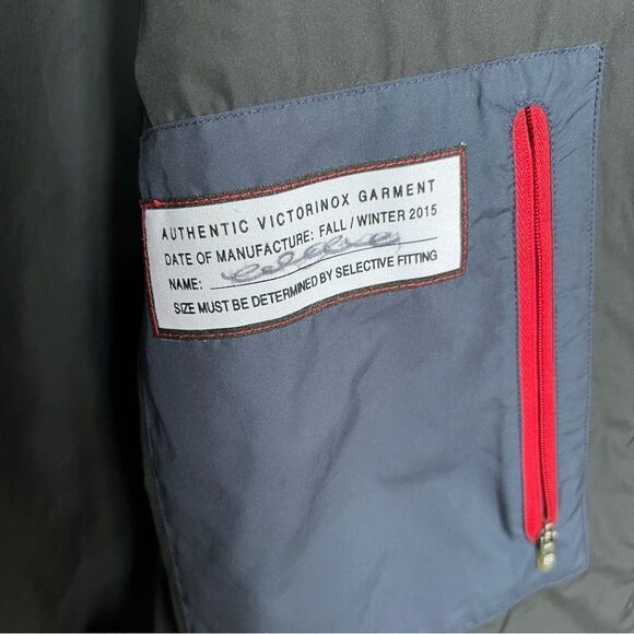 Victorinox Navy Blue Bernhold Quilted Jacket Small Original Swiss Army Knife - Picture 9 of 15